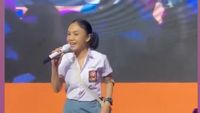 Yuni Shara Pakai Seragam SMA, Masih Kayak ABG!