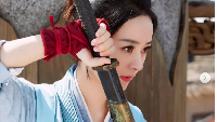 Dilraba Dilmurat Kalah, Intip 8 Pesona Aktris Terpopuler China Zhao Liying