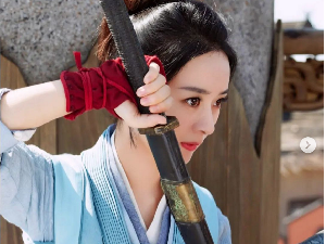 Dilraba Dilmurat Kalah, Intip 8 Pesona Aktris Terpopuler China Zhao Liying Dilraba Dilmurat Kalah, Intip 8 Pesona Aktris Terpopuler China Zhao Liying