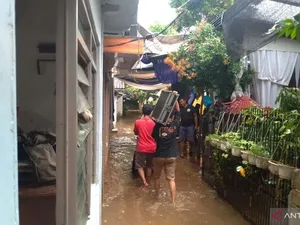 Cilandak Timur Jaksel Sempat Banjir Setengah Meter, Surut Saat Siang