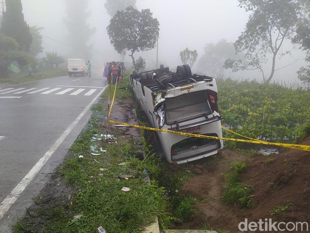 Bus Pendaki Merbabu Terguling di Magelang, Polisi Belum Tetapkan Tersangka Bus Pendaki Merbabu Terguling di Magelang, Polisi Belum Tetapkan Tersangka