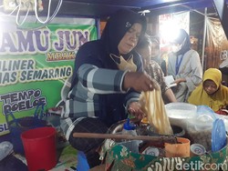 Ingin Merasakan Khasiat Jamu Jun? Datang ke Kuliner Kauman Semarang