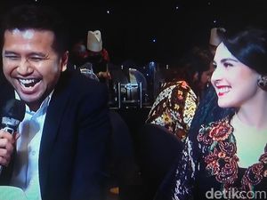 Wejangan Khusus Wagub Emil Dardak-Arumi saat Resepsi Pernikahan Via Vallen Wejangan Khusus Wagub Emil Dardak-Arumi saat Resepsi Pernikahan Via Vallen