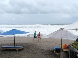 Waspada Banjir Rob, Balawista Badung Awasi Pantai Kuta-Cemagi