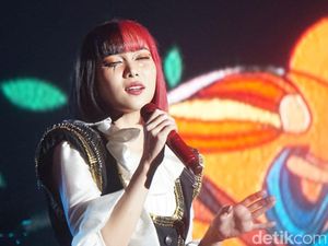 Momen Isyana Naik Reog dan Nyanyi Il Sogno Bareng Deadsquad Momen Isyana Naik Reog dan Nyanyi Il Sogno Bareng Deadsquad