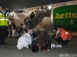 Jemaah Haji Kloter 1 Embarkasi Solo Tiba di Tanah Air