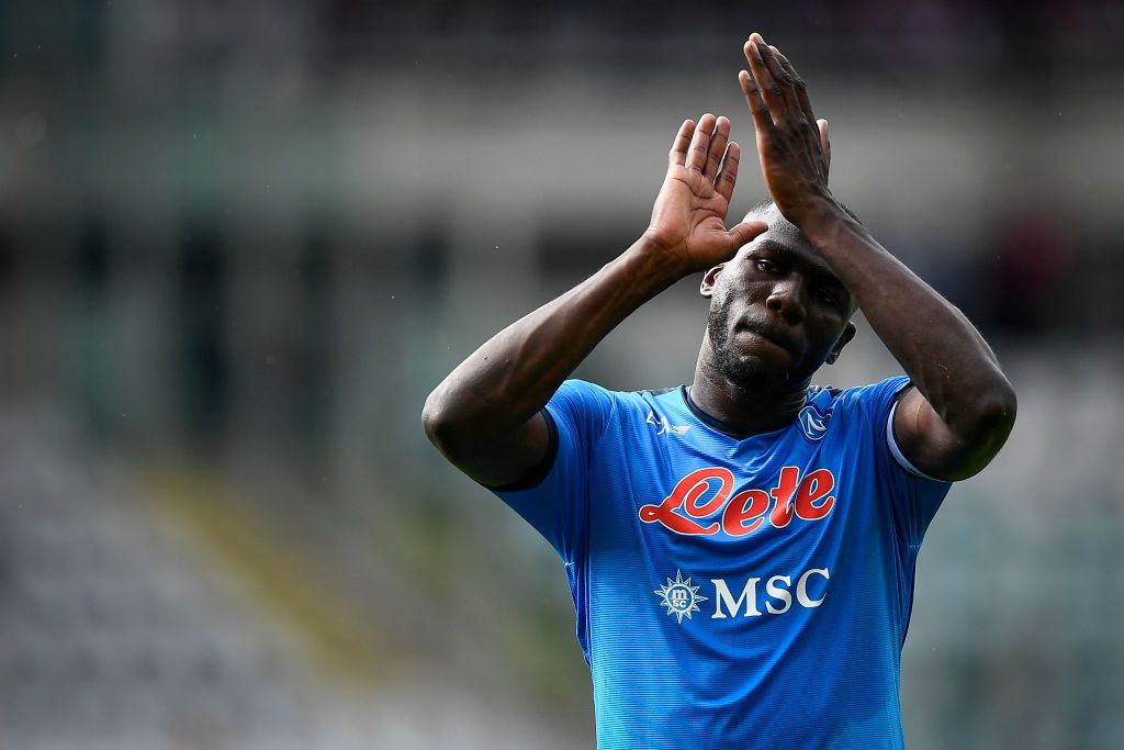 STADIO OLIMPICO GRANDE TORINO, TURIN, ITALY - 2022/05/07: Kalidou Koulibaly of SSC Napoli gestures at the end of the Serie A football match between Torino FC and SSC Napoli. SSC Napoli won 1-0 over Torino FC. (Photo by Nicolò Campo/LightRocket via Getty Images)