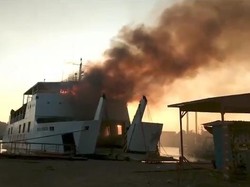 KMP Nusa Penida Terbakar di Pelabuhan Dukuh Raya NTB Saat Docking