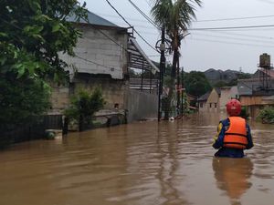 Sejumlah Wilayah di Depok Banjir Sejumlah Wilayah di Depok Banjir