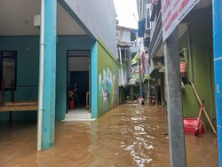Kondisi Terkini Banjir di Permukiman Warga Kampung Melayu Jaktim