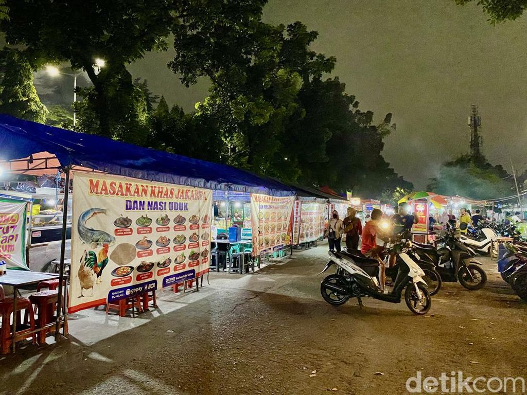 Surga Kuliner Malam di Kalibata, Serabi Durian hingga Ayam Sambal Rempah