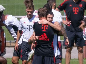 Bayern Perkenalkan Skuad Musim Depan: Mane Masuk, Lewandowski Cabut