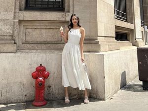 Cantiknya Anya Geraldine Saat Bikin Kue dan Makan Es Krim Cantiknya Anya Geraldine Saat Bikin Kue dan Makan Es Krim