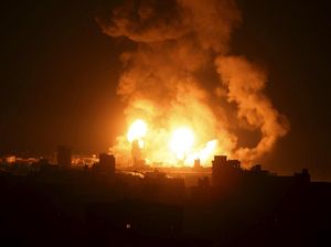 Roket Suriah Hantam Tenda Darurat Warga Terlantar di Idlib, 9 Orang Tewas Roket Suriah Hantam Tenda Darurat Warga Terlantar di Idlib, 9 Orang Tewas
