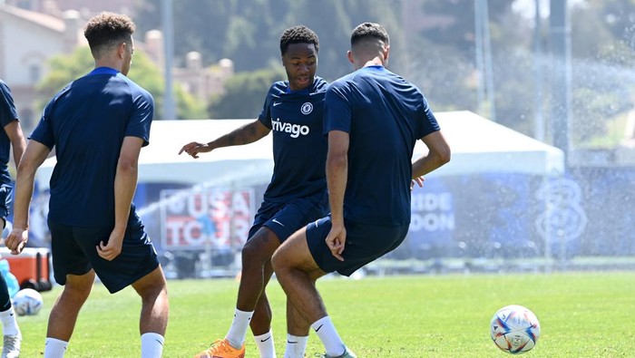 LOS ANGELES, CA - JULY 14: Raheem Sterling of Chelsea during a training session at Drake Stadium UCLA Campus on July 14, 2022 in Los Angeles, California. (Photo by Darren Walsh/Chelsea FC via Getty Images)