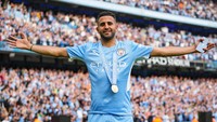 Depan: Riyad Mahrez, valuasi 31,5 juta paun (Rp 569 miliar).   Foto: Manchester City FC via Getty Ima/Tom Flathers