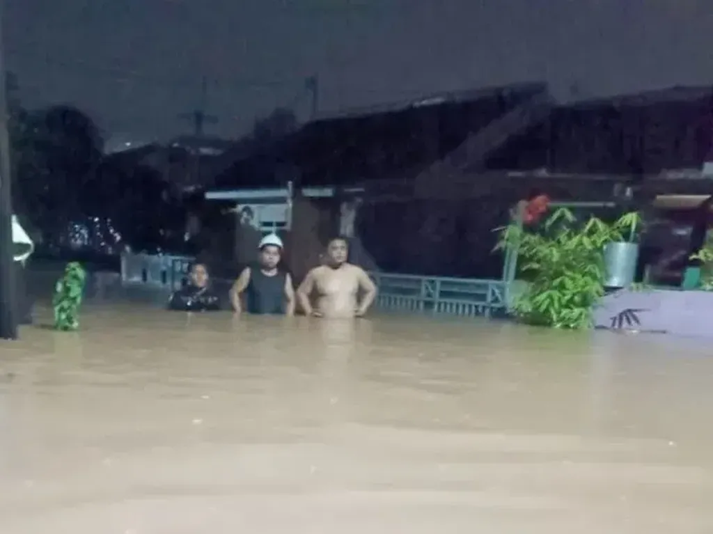 Bayi Sempat Terjebak Banjir 1,2 Meter di Perumahan BPI Cilebut Bogor