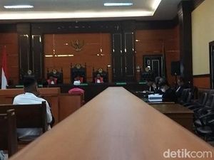 Bacakan Eksepsi, Pengacara Terdakwa Kasus KONI Padang Sebut-sebut Mahyeldi Bacakan Eksepsi, Pengacara Terdakwa Kasus KONI Padang Sebut-sebut Mahyeldi