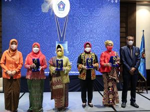 Dianggap Beri Teladan, Bupati Tulang Bawang Dapat Penghargaan