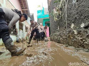 Curhat Penyintas Banjir Bandang Garut: Butuh Alat Pembersih-Harta Ludes Curhat Penyintas Banjir Bandang Garut: Butuh Alat Pembersih-Harta Ludes