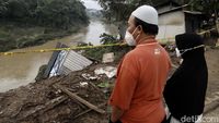 4 Kios Warga Hancur Tergerus Longsor di Bojongkulur Bogor