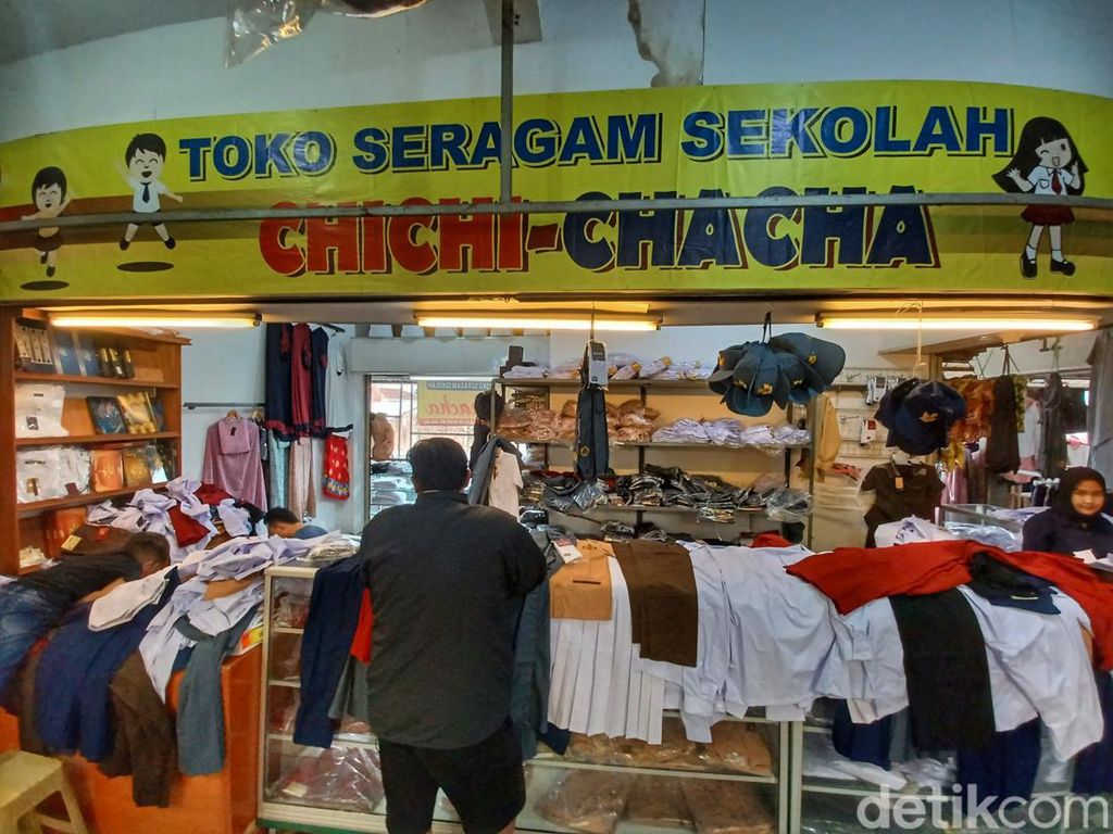 Mengintip Melejitnya Penjualan Seragam di Cicalengka Bandung