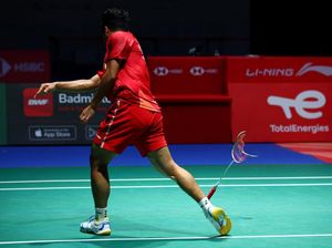 Detik-detik Anthony Ginting Banting Raketnya
