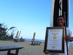 Kisah Lukas 16 Hari Arungi Lautan-Keliling Bali dengan Papan Paddle