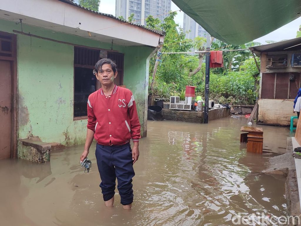 Kembangan Utara Banjir Setahun 4 Kali, Turap Kali Angke Hulu Dinanti Kembangan Utara Banjir Setahun 4 Kali, Turap Kali Angke Hulu Dinanti