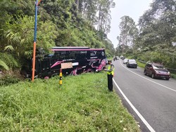 Bus Pariwisata Tabrak Tebing Gunung Lawu Magetan, 38 Orang Selamat