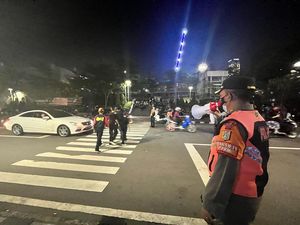 Petugas Imbau Pelajar Citayam Fashion Week Pulang ke Rumah