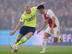 Mampukah Martinez Jinakkan Haaland Lagi di Derby Manchester?