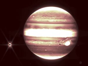 Teleskop James Webb Rilis Foto Aurora di Jupiter Teleskop James Webb Rilis Foto Aurora di Jupiter