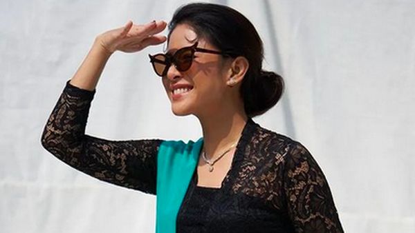 6 Gaya Dian Sastrowardoyo Promosi Kebaya Masuk UNESCO, Vibe Klasik Banget