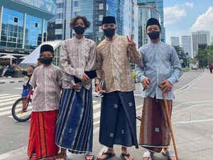 Paling Beda! Gaya Gen Halilintar saat Nongkrong di Sudirman