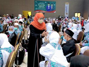 Jemaah Haji Kloter 1 Tiba di Surabaya, 2 Orang Positif Antigen Jemaah Haji Kloter 1 Tiba di Surabaya, 2 Orang Positif Antigen