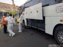 29 Jemaah Haji Debarkasi Surabaya Positif COVID-19