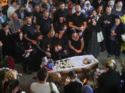 Haru, Pemakaman Anak 4 Tahun yang Tewas Karena Rudal Rusia