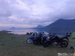 Motocamp Pakai Motor Kesayangan ke Parang Gombong