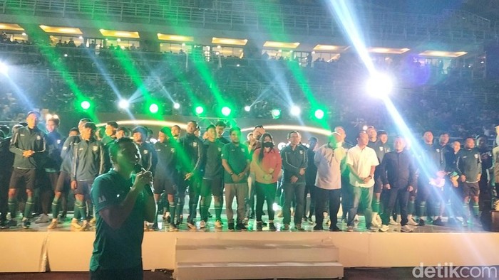 Presiden Persebaya Azrul Ananda dan peluncuran Tim Persebaya untuk Liga 1 2022-2023