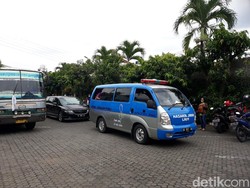 Jenazah Legenda Pantomim Jogja Jemek Supardi Dimakamkan di Imogiri