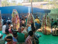 Unik, Tradisi Sunatan Adat di Desa Saneo NTB Gunakan Beragam Sesajen