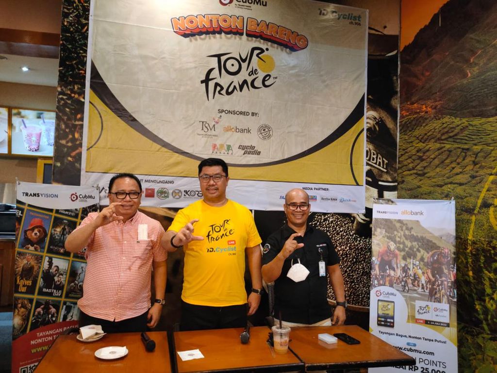 Transvision-Cubmu Ajak Komunitas Sepeda di Makassar Nobar Tour de France Transvision-Cubmu Ajak Komunitas Sepeda di Makassar Nobar Tour de France