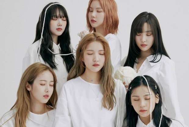 Tren makeup look 'no makeup' yang pernah digunakan oleh GFRIEND/twitter.com/kpopers_family Tren makeup look 'no makeup' ini lebih menunjukkan riasan simpel dan terkesan natural, girl group GFRIEND pernah menggunakannya ketika melakukan comeback LABYRINTH