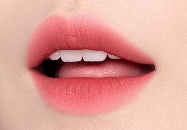 Tren ombre lips atau lipstik ombre yang masih digunakan oleh beberapa idol sampai saat ini/laneigestore-id.com Lipstik ombre juga menjadi salah satu ikon dari makeup Korea dan masih populer sampai sekarang ini.