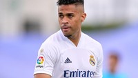 Mariano Diaz ada di nomor 7, dibeli Madrid dari Lyon pada tahun 2018 seharga 21,5 juta Euro. Diaz gagal bersinar, kontraknya akan habis di tahun 2023 mendatang. Dirinya cuma kemas 12 gol dari 73 penampilan (Getty Images)