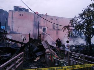 2 Rumah di Enrekang Terbakar, Seorang Nenek Ditemukan Tewas 2 Rumah di Enrekang Terbakar, Seorang Nenek Ditemukan Tewas