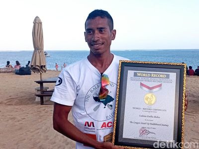 Atlet SUP Ini Raih MURI Usai Keliling Laut Bali Selama 16 Hari