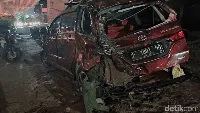 Ini Foto-foto Tabrakan Maut Truk Pertamina di Cibubur