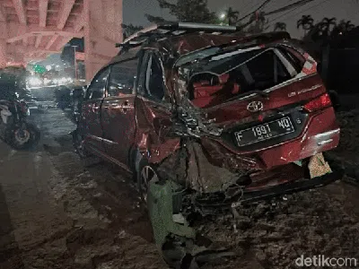 Kronologi Kecelakaan Maut Truk Pertamina dalam Bingkai Foto